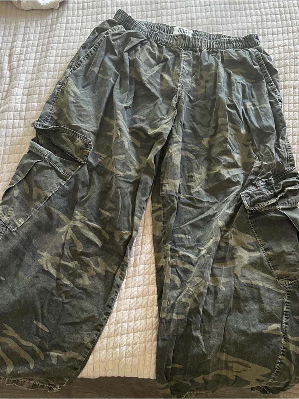 Urban Outfitters BDG Camo Baggy Pants - Picture 3 of 7